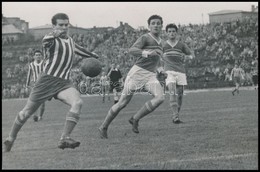 Futballjelenet (Kertész - Várhidi - Borsányi), Hátoldalon Feliratozva, 12x18 Cm - Autres & Non Classés