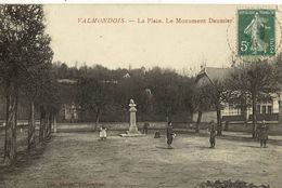 CPA (95) VALMONDOIS La Place Le Monument  Daumier   (b Bur) - Valmondois
