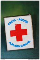 Pin's De La Croix Rouge Française "Puttligen St Michel" Place Puttligen à Saint Michel-sur-Orge - French Red Cross - Medical Services