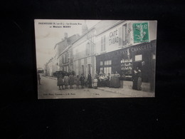 Freneuse. La Grande Rue Et Maison Mary .Editeur De La Carte.Café , Tabac , Epicerie , Mercerie , Charcuterie . 2 Scans . - Freneuse