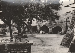 CPSM 84  OPPEDE LE VIEUX UN COIN DE L'AUBERGE ST LAURENT - Oppede Le Vieux