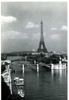 Paris Tour Eiffel Par Doisneau - Doisneau