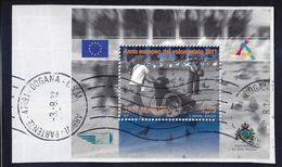 2011 - SAN MARINO - ANNO DEL VOLONTARIATO FOGLIETTO- USATO SU FRAMMENTO - Used Stamps