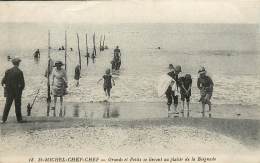 SAINT MICHEL CHEF CHEF GRANDS ET PETITS SE LIVRENT AU PLAISIR DE LA BAIGNADE - Saint-Michel-Chef-Chef