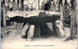 37 - METTRAY -- Dolmen Dit " La Grotte Des Fées " - Mettray