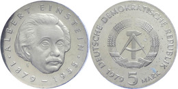 318 5 Mark, 1979, Albert Einstein, Im Hartplastikkästchen, Verplombt, PP., Katalog: J. 1572 PP - Sonstige & Ohne Zuordnung