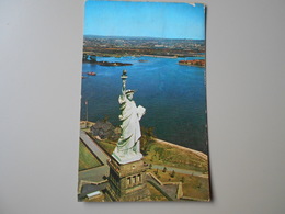 ETATS-UNIS NY NEW YORK CITY AERIAL VIEW OF THE STATUE OF LIBERTY ON BEDLOE'S ISLAND IN NIW YORK HARBOUR - Statue De La Liberté