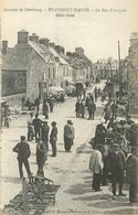 BEAUMONT-HAGUE (environs De Cherbourg) - La Rue Principale.(marché). - Beaumont