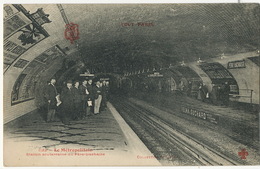 Metro Metropolitain Station Père Lachaise Cimetière Paris  Pub Chocolat Suchard, Lampes Hernst - Metropolitana