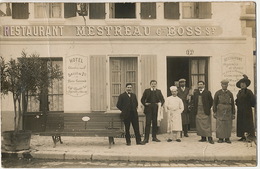 Carte Photo  Restaurant Mestreau Et Boss Signée Gaston Boss  Legers Plis - Restaurantes