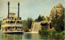 Disneyland - California - The Mark Twain Steamboat Passes Cascade Peak - Formato Piccolo Non Viaggiata – At - Disneyland