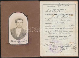 1937 Román Fényképes Személyi Igazolvány, Okmánybélyegekkel /
1937 Romanian ID - Unclassified