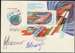 Valerij Rjumin (1939- ) és Vlagyimir Ljahov (1941- ) űrhajósok Aláírásai Emlékborítékon /

Signatures Of Valeriy Ryumin  - Autres & Non Classés