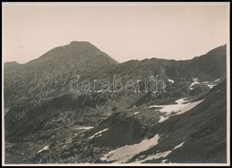 Cca 1910 Retyezát, A Retyezát-csúcs, Erdélyi Mór Felvétele, Hátulján Feliratozva, Pecséttel Jelzett, 11,5×16 Cm /

Cca 1 - Altri & Non Classificati