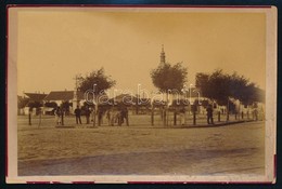 Cca 1900 Zenta, Szabadság Tér, Háttérben A Szent Mihály Arkangyal Szerb Ortodox Templom, Keményhátú Fotó, 10x16 Cm - Other & Unclassified