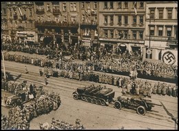 1939 Prága, Német Katonák Díszszemléje, Agentur Schostal Fotó, Hátoldalán Feliratozva, 13x18 Cm / Prague, German Soldier - Other & Unclassified