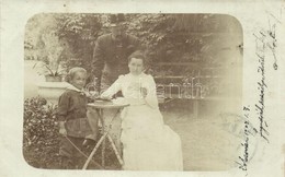 T2/T3 1903 Kolozsvár, Cluj; Család A Kertben Katona Apával / Family In The Garden With Soldier Father. Photo - Non Classificati