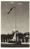 ** T1 Sepsiszentgyörgy, Sfantu Gheorghe; Ereklyés Országzászló Télen / Hungarian Flag, Monument, Winter - Unclassified