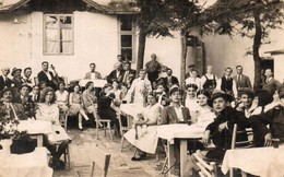 * T2/T3 Temesvár, Timisoara; Vendéglő Udvara Cigány Zenekarral / Garden Of The Restaurant With Gypsy Musicians. Ludwig B - Unclassified