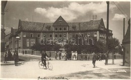 * T2 1928 Pozsony, Pressburg, Bratislava; Mozi, Kerékpáros Férfi / Kino / Cinema, Man On Bicycle, Photo - Unclassified