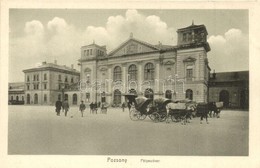 ** T1 Pozsony, Pressburg, Bratislava; Vasútállomás, Hintók / Bahnhof / Railway Station With Chariots - Non Classificati