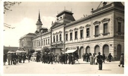 T2/T3 Óbecse, Stari Becej; Alapítványi Palota, Janek Testvérek, Hubert Izidor üzletei, Kerékpár, Automobilok, Autóbusz / - Non Classificati