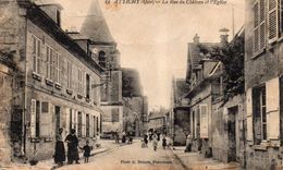 Attichy - La Rue Du Château Et L ' église - Attichy