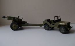 - Jeep Avec Attelage Canon - Dinky Toys - Made In England - - Militari