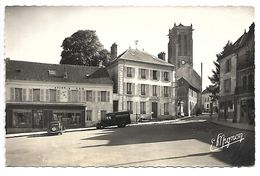 MAULE - Place Du Général De Gaulle - Maule