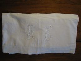 188 - Drap Brodé De Jours échelle Et Monogrammé AC - Tagesdecken/Überwürfe