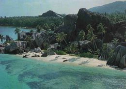 CPM  Seychelles (2 Beaux Timbres Au Dos) - Seychelles