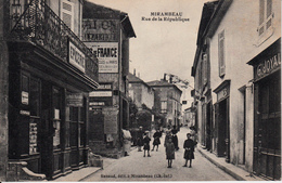 CPA 17  MIRAMBEAU   RUE DE LA REPUBLIQUE - Mirambeau