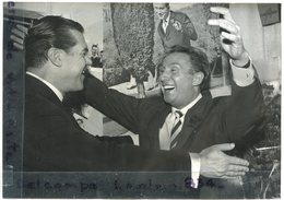 - Photo De Presse - Original - Johnny HESS, Charles TRENET, Gala De La Rentrée Parisienne, 10-03-1961, TBE, Scans. - Personalidades Famosas