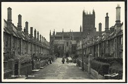 Vicar`s Close  -  Wells  -  Ansichtskarte Ca.1963    (8324) - Wells