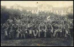 Beleg (1910), "Soldaten Vor Der Iltis-Kaserne", Seltene Private Foto-AK (kl. Mgl.). - Other & Unclassified