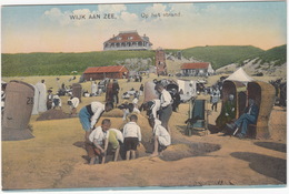 Wijk Aan Zee - Op Het Strand  - (Badhokjes, Kuilen Graven, Kinderen, Hotel) - (Noord-Holland) - Wijk Aan Zee