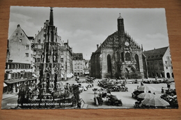 3104- Nürnberg - Schöner Brunnen - 1961  Autos - Nuernberg