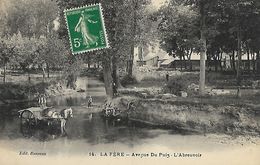 CARTE POSTALE ORIGINALE ANCIENNE : LA FERE EN TARDENOIS AVENUE DU PUIS  L'ABREUVOIR  ANIMEE  AISNE (02) - Fere En Tardenois