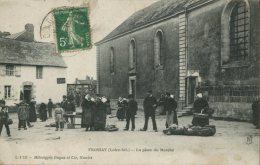 44 - CPA Frossay - La Place Du Marché - Frossay