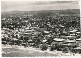 9 Libreville Vue Aerienne  Timbrée Port Gentil 1961  Vers Boult Sur Suippe Marne Format 10/15 Leger Pli - Gabon