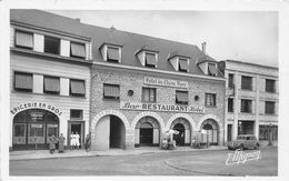 28-LA LOUPE- PLACE DE L'HÔTEL DE VILLE , HÔTEL DU CHÊNE DORE - La Loupe