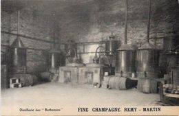 CPA Cognac Fine Champagne Remy Martin Métier Non Circulé Distillerie - Cognac