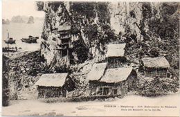 TONKIN - HAÏPHONG - Habitations De Pecheurs Dans Les Rochers De La Cac-Ba      (102590) - Viêt-Nam