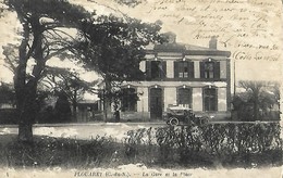 PLOUARET  -  22  -  La Gare Et La Place - Plouaret