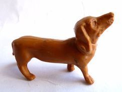 FIGURINE Publicitaire JIM Chien BASSET CHAUSSURES BATA - Hunde