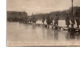Cpa Paris Innondation 1910 Les Pontonniers Au Cours La Reine - Inondations De 1910