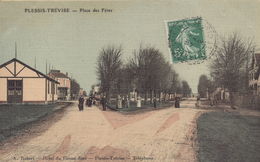 LE PLESSIS TREVISE : Place Des Fêtes - Le Plessis Trevise