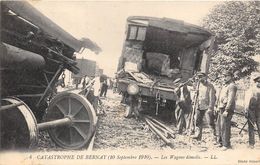 27-BERNAY- CATASTROPHE- LES WAGONS DEMOLIS - Bernay