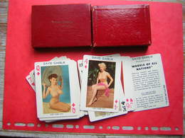 NO PAYPAL RARE JEU / JEUX DE 54 CARTES EROTIQUE AVEC SA BOITE MODELS OF ALL NATIONS FEMMES NUES +1 JOKER ILLUSTRION LOUP - 54 Cards