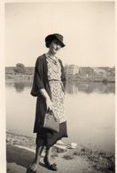 Photo Authentique -  NANTERRE -  Femme Prise En Photo Sur Les Bords De Seine - 1934 - Places